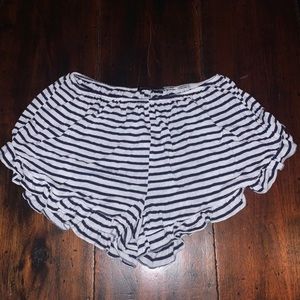 Brandy Melville vodi shorts